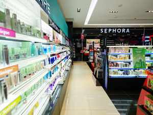 Consumer Engagement Trends in Cosmetics Packaging with Special Effects
