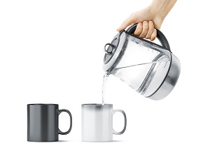 Pouring tea kettle into thermochromic mugs | H&H Graphics